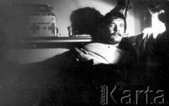 1982, Białołęka k. Warszawy, Polska.
Działacz opozycji w obozie internowania.
Fot. NN, zbiory Ośrodka KARTA, udostępnił Marek Miecznikowski
