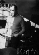 1982, Białołęka k. Warszawy, Polska.
Działacz opozycji w obozie internowania.
Fot. NN, zbiory Ośrodka KARTA, udostępnił Marek Miecznikowski
