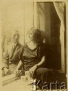 Przed wrześniem 1939, Polska.
Doktor Kazimierz Wolfram – przed wojną wybitny chirurg warszawski, we wrześniu 1939 aresztowany, więzień obozu w Starobielsku, rozstrzelany w Charkowie. Na zdjęciu w towarzystwie młodej kobiety.
Fot. NN, zbiory Ośrodka KARTA, kolekcja Kazimierza Wolframa [AW III/329]