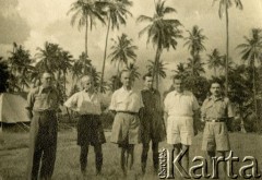 Listopad 1947, Mombasa, Afryka.
Oficerowie 2 Korpusu Polskiego gen. Władysława Andersa na tle palm.
Fot. NN, zbiory Ośrodka KARTA