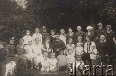 1925-1927, Druskienniki, pow. Grodno, woj. białostockie, Polska.
Rodziny wojskowe na wakacjach w wojskowych domach wypoczynkowych i sanatoriach.
Fot. NN, zbiory Ośrodka KARTA, udostępniła Wilhelmina Giedrys


