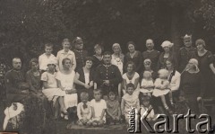 1925-1927, Druskienniki, pow. Grodno, woj. białostockie, Polska.
Rodziny wojskowe na wakacjach w wojskowych domach wypoczynkowych i sanatoriach.
Fot. NN, zbiory Ośrodka KARTA, udostępniła Wilhelmina Giedrys


