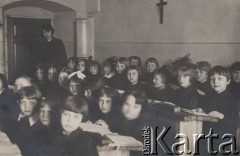 Lata 30., Grodno, woj. białostockie, Polska.
Szkoła powszechna sióstr Nazaretanek.
Fot. NN, zbiory Ośrodka KARTA, udostępniła Wilhelmina Giedrys


