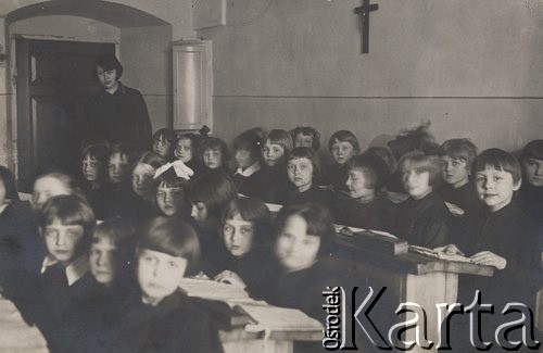 Lata 30., Grodno, woj. białostockie, Polska.
Szkoła powszechna sióstr Nazaretanek.
Fot. NN, zbiory Ośrodka KARTA, udostępniła Wilhelmina Giedrys


