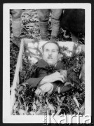 Listopad 1944, Żeżawa, powiat Zaleszczyki, obwód tarnopolski, Ukraina.
Pogrzeb członków rodziny Jaremowiczów, zamordowanych 11.11.1944 przez bojówki ukraińskie.
Fot. NN, zbiory Oúrodka KARTA, udostępnił Mariusz Hermanowicz.
