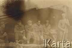 1942, Dżałał Abad, Kirgistan, ZSRR.
Żołnierze formujących się Polskich Sił Zbrojnych w ZSRR, prawdopodobnie ppor. Grela na ćwiczeniach.
Fot. NN, zbiory Ośrodka KARTA, kolekcję Jana Troszyńskiego udostępnił Jan Laskowski

