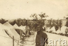 1942, Dżałał Abad, Kirgistan, ZSRR.
Żołnierze formujących się Polskich Sił Zbrojnych w ZSRR, Szkoła Podchorążych.
Fot. NN, zbiory Ośrodka KARTA, kolekcję Jana Troszyńskiego udostępnił Jan Laskowski

