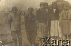 1942, Uzbekistan, ZSRR.
Grupa Uzbeków.
Fot. NN, zbiory Ośrodka KARTA, kolekcję Jana Troszyńskiego udostępnił Jan Laskowski

