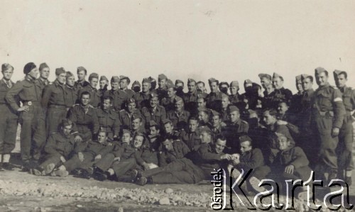 Styczeń 1943, Mosul, Irak.
Żołnierze 2 Korpusu Polskiego.
Fot. NN, zbiory Ośrodka KARTA, kolekcję Jana Troszyńskiego udostępnił Jan Laskowski

