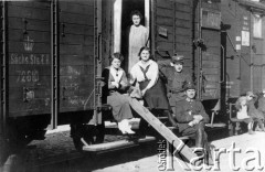 Wrzesień 1921, Herby Polskie, woj. kieleckie, Polska.
Pociąg wojskowy . Podpis na odwrocie: 