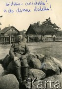 Lato 1938, Czerwony Bór, woj. białostockie, Polska.
Mazowiecka Szkoła Podchorążych Rezerwy Artylerii im. gen. Józefa Bema, ćwiczenia na poligonie.
Fot. NN, zbiory Ośrodka KARTA, Pogotowie Archiwalne [PAF_012] , udostępnił Michał Zdrojewski