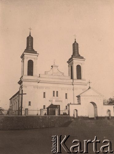 Lata 20., Wołkowysk, woj. białostockie, Polska.
Kościół rzymsko-katolicki pod wezwaniem św. Wacława.
Fot. NN, zbiory Ośrodka KARTA, udostępniła Janina Bojarska
   
