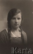 1920-1939, Grodno, woj. białostockie, Polska.
 Portret młodej dziewczyny.
Fot. NN, zbiory Ośrodka KARTA, udostępniła Janina Bojarska
   
