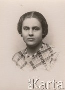 Lata 30., Warszawa, Polska.
 Portret młodej kobiety.
Fot. NN, zbiory Ośrodka KARTA, udostępniła Janina Bojarska
   
