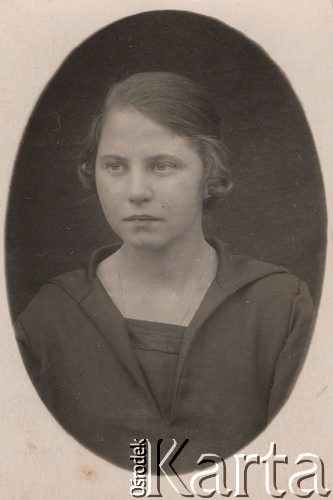 1920-1939, Wołkowysk, woj. białostockie, Polska.
Portret młodej dziewczyny.
Fot. NN, zbiory Ośrodka KARTA, udostępniła Janina Bojarska
   
