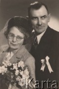 26.03.1951, Gdańsk, Polska.
Katarzyna i Leon Ochrymowiczowie (repatrianci z Kresów) w dniu ślubu.
Fot. NN, zbiory Ośrodka KARTA, udostępniła Janina Bojarska
   
