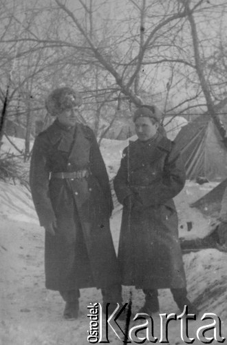 10.10.1941, Tockoje, ZSRR.
Oficerowie polscy w punkcie mobilizacyjnym.
Fot. NN, zbiory Ośrodka KARTA, kolekcję Stanisława Jankowskiego udostępnił Piotr Jankowski
 
