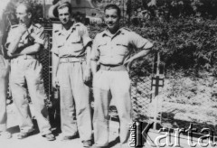 1942-1946, brak miejsca.
Polscy żołnierze, z prawej stoi Edward Jankowski.
Fot. NN, zbiory Ośrodka KARTA, kolekcję Stanisława Jankowskiego udostępnił Piotr Jankowski
 
