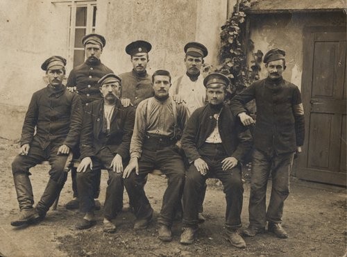 1914-1917, brak miejsca.
Żołnierze rosyjscy.
Fot. zbiory Ośrodka KARTA, kolekcję Stanisława Zalewskiego udostępnił Leszek Bartnicki


