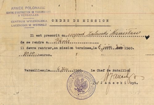 1940, Paryż, Francja
Przepustka wydana sierżantowi Stanisławowi Zalewskiemu. Na dole pieczęć Centrum Wyszkolenia Łączności w Wersalu.
Fot. zbiory Ośrodka KARTA, kolekcję Stanisława Zalewskiego udostępnił Leszek Bartnicki


