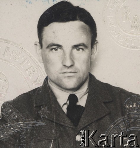 15.10.1942, Wielka Brytania.
 Fotografia Sylwestra Patoki z dowodu tożsamości (