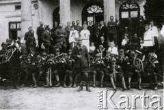 1925-1926, Berezowica Wielka, woj. tarnopolskie, Polska.
9 Pułk Ułanów Małopolskich. Powrót z ćwiczeń letnich. 
Fot. zbiory Ośrodka KARTA, Pogotowie Archiwalne [PA_016], przekazała Urszula Drobniak