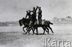 1932, Grudziądz, woj. pomorskie, Polska.
Pokazy wojskowe.
Fot. zbiory Ośrodka KARTA, Pogotowie Archiwalne [PA_016], przekazała Urszula Drobniak