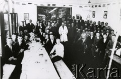 1931, Trembowla, województwo tarnopolskie, Polska.
9 Pułk Ułanów Małopolskich. Pożegnanie starszego rocznika. 
Fot. zbiory Ośrodka KARTA, Pogotowie Archiwalne [PA_016], przekazała Urszula Drobniak