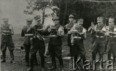 1937, Trembowla, województwo tarnopolskie, Polska.
9 Pułk Ułanów Małopolskich. Pluton trębaczy w czasie biegu myśliwskiego.
Fot. zbiory Ośrodka KARTA, Pogotowie Archiwalne [PA_016], przekazała Urszula Drobniak
