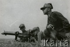 1933, Polska.
9 Pułk Ułanów Małopolskich. Stanowisko ckm.
Fot. zbiory Ośrodka KARTA, Pogotowie Archiwalne [PA_016], przekazała Urszula Drobniak