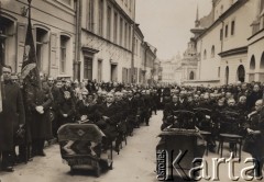10.11.1935, Wilno, Polska.
17 rocznica odrodzenia państwa polskiego i objęcia władzy przez dyrekcję cywilną. Z prawej stoi chłopiec, Romek Gieczewski.
Fot. NN, zbiory Ośrodka KARTA, udostępniła Janina Gieczewska

