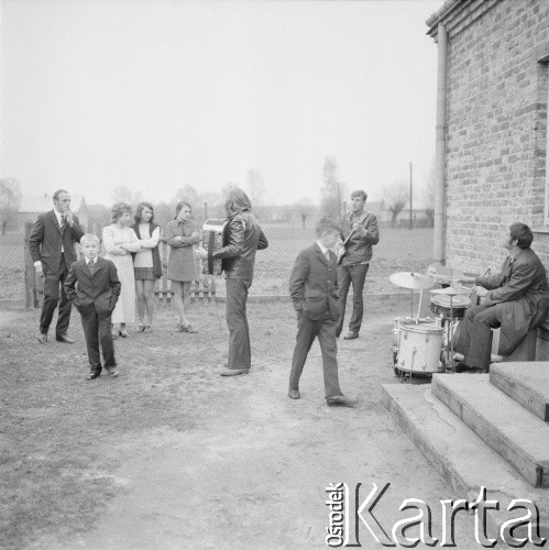 1966, Chojnów, woj. wrocławskie, Polska.
Wesele Sobczaków.
Fot. Bogdan Łopieński, zbiory Ośrodka KARTA