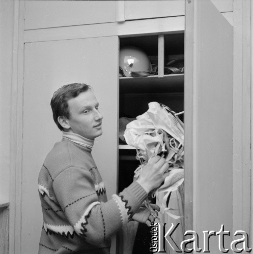 Po 1967, Zakopane, woj. krakowskie, Polska.
Andrzej Bachleda-Curuś - polski narciarz alpejski i olimpijczyk (1968, 1972).
Fot. Bogdan Łopieński, zbiory Ośrodka KARTA