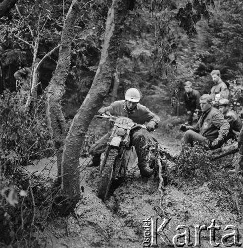 Ok. 1967, Polska.
Rajd motocyklowy, tzw. 