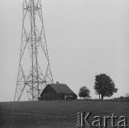 1967, Polska.
Elektryfikacja wsi.
Fot. Bogdan Łopieński, zbiory Ośrodka KARTA