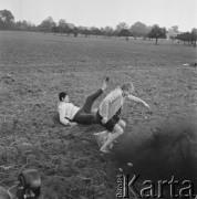 1967, Otwock Wielki, woj. mazowieckie, Polska.
Wychowanki poprawczaka.
Fot. Bogdan Łopieński, zbiory Ośrodka KARTA