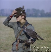 Lata 60., Polska.
Sokolnicy.
Fot. Bogdan Łopieński, zbiory Ośrodka KARTA