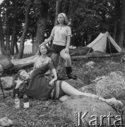 Lata 60, Mazury, Polska.
Wypoczynek.
Fot. Bogdan Łopieński, zbiory Ośrodka KARTA