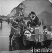 1968, Żywiec, woj. krakowskie, Polska.
Obchody 700-lecia Żywca i uroczystość z okazji oddania do użytku po remoncie gmachu szkoły PKS.
Fot. Bogdan Łopieński, zbiory Ośrodka KARTA