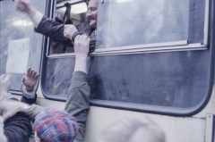 10.11.1980, Warszawa, Polska.
Manifestacja pod budynkiem Sądu Najwyższego przy ul. Okopowej podczas rejestracji NSZZ 