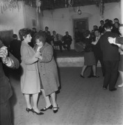 1967, okolice Terespola, woj. lubelskie, Polska.
Dancing.
Fot. Bogdan Łopieński, zbiory Ośrodka KARTA