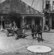 Lata 70.-80., Stary Sącz, woj. nowosądeckie, Polska.
Zaprzęg konny.
Fot. Bogdan Łopieński, zbiory Ośrodka KARTA