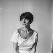 Lata 60., Polska.
Wokalistka Helena Majdaniec.
Fot. Bogdan Łopieński, zbiory Ośrodka KARTA