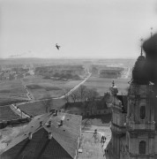 1967, Chełm, woj. lubelskie, Polska.
Widok z wieży kościoła. Fotografia otrzymała wyróżnienie w konkursie World Press Photo.
Fot. Bogdan Łopieński, zbiory Ośrodka KARTA