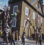 Lata 80., Łyse, woj. białostockie, Polska.
Palmy wielkanocne.
Fot. Bogdan Łopieński, zbiory Ośrodka KARTA