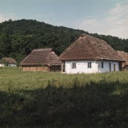 Lata 80., Sanok, woj. rzeszowskie, Polska.
Skansen.
Fot. Bogdan Łopieński, zbiory Ośrodka KARTA