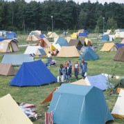 Lata 70.-80., Łeba, woj. słupskie, Polska.
Pole namiotowe.
Fot. Bogdan Łopieński, zbiory Ośrodka KARTA