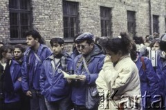 1988, Oświęcim, woj. katowickie, Polska.
Pierwszy Marsz Żywych zorganizowany przez izraelskie ministerstwo oświaty na terenie niemieckiego obozu koncentracyjnego KL Auschwitz-Birkenau.
Fot. Bogdan Łopieński, zbiory Ośrodka KARTA