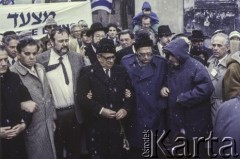 1988, Oświęcim-Brzezinka, woj. katowickie, Polska.
Pierwszy Marsz Żywych zorganizowany przez izraelskie ministerstwo oświaty na terenie niemieckiego obozu koncentracyjnego KL Auschwitz-Birkenau.
Fot. Bogdan Łopieński, zbiory Ośrodka KARTA