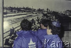 1988, Oświęcim, woj. katowickie, Polska.
Pierwszy Marsz Żywych zorganizowany przez izraelskie ministerstwo oświaty na terenie niemieckiego obozu koncentracyjnego KL Auschwitz-Birkenau.
Fot. Bogdan Łopieński, zbiory Ośrodka KARTA